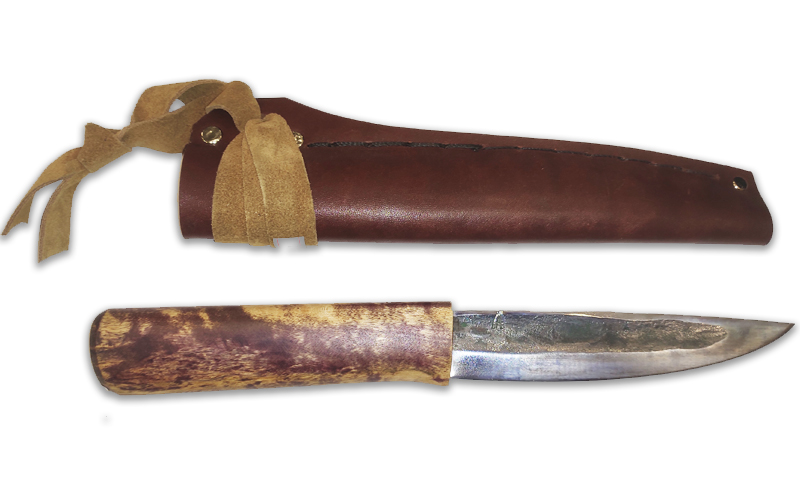 R5, Якутский нож с кованым долом или прямым долом.